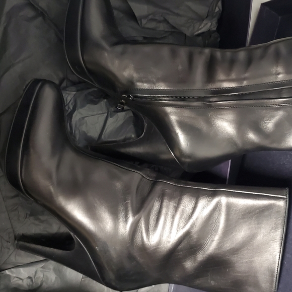 Prada shoes - Picture 2 of 7